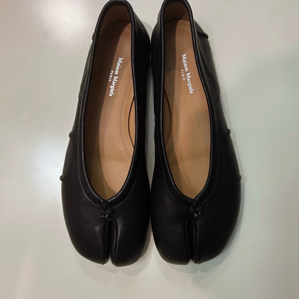 Maison Martin Margiela Black Tabi Split-Toe Leather Flats - Picture 2 of 3